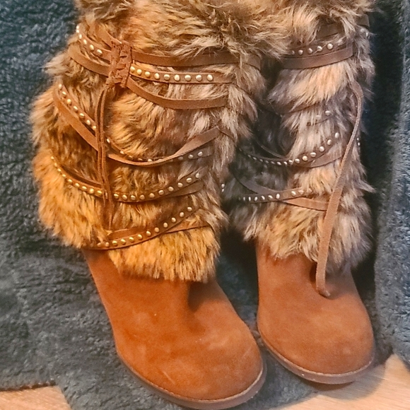 Shoes - Picture 8 of 8